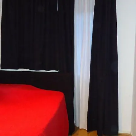 Centrally Located Big At Central Station Apartament *